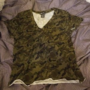 Camo wet seal tee